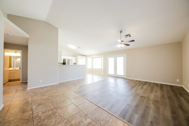 Foto del edificio - 865 W Mesquite Ave