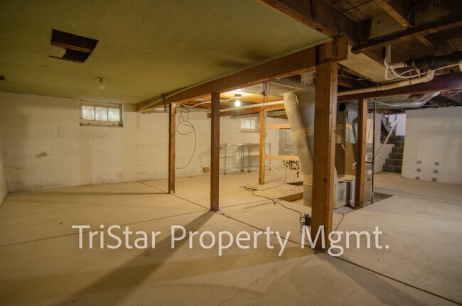 Building Photo - 228 N Hancock Ave