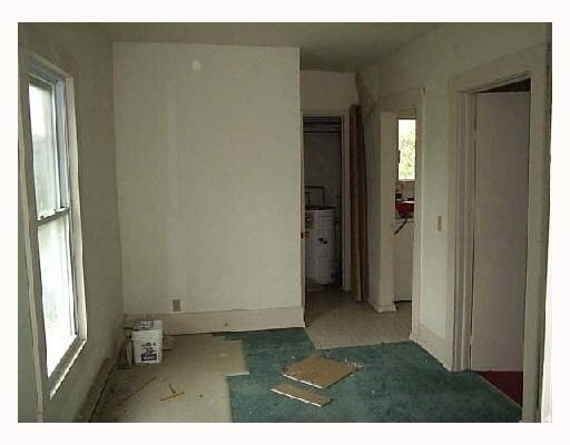 Building Photo - 1639 1/2 Clay St
