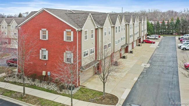 Foto del edificio - 22680 Goddard Rd