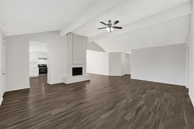 Foto del edificio - 8402 Bird Meadow Ln