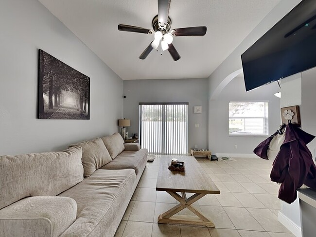 Foto del edificio - 16583 Cedar Crest Dr