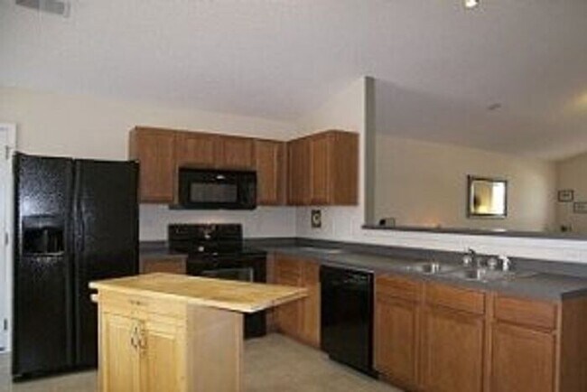 Building Photo - 20 Robins Egg Ct