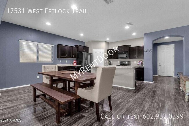 Building Photo - Stunning 3-Bedroom Home with Solar Include...
