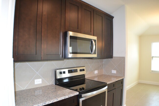 Foto del edificio - New Built House For Lease in Venus