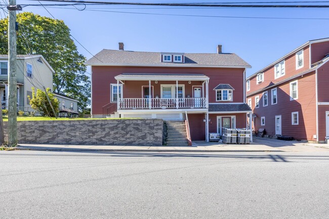 Building Photo - Available Now! Spacious 3-Bedroom Duplex i...