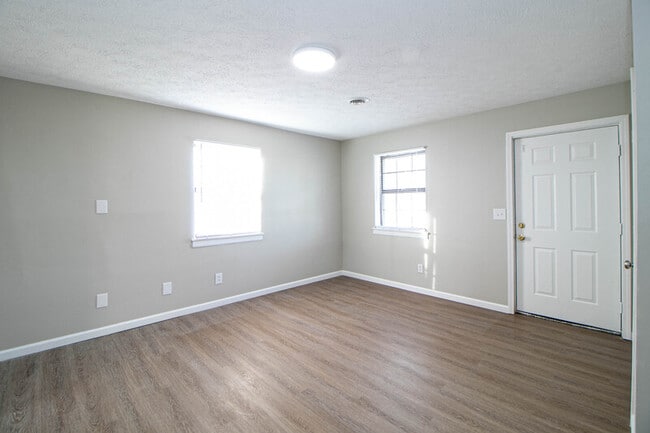 Building Photo - 10-410 Thompsonville Ln