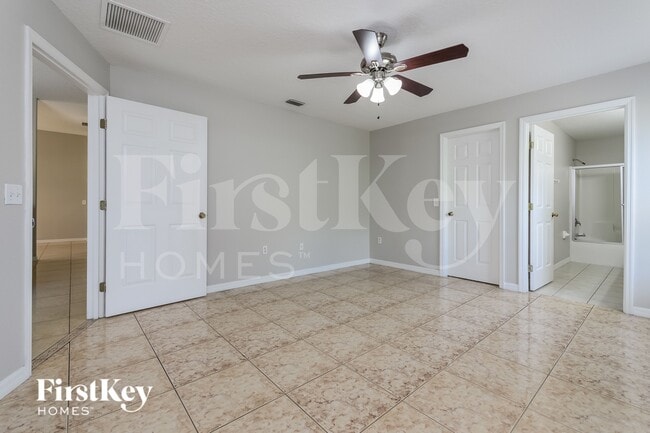 Foto del edificio - 557 Peace Dr