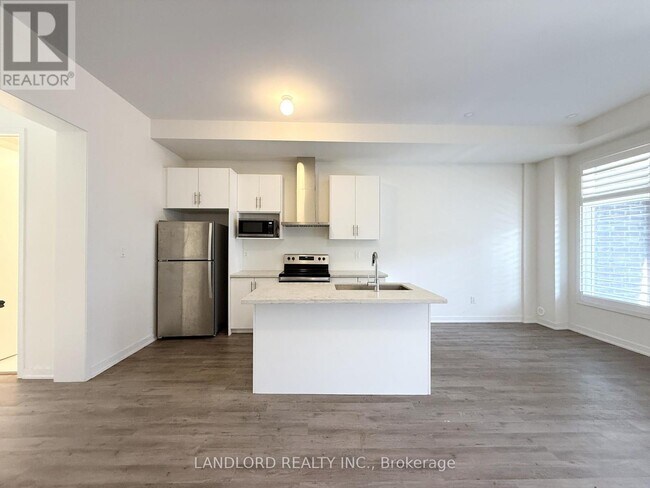 Building Photo - 44 Armillo Pl