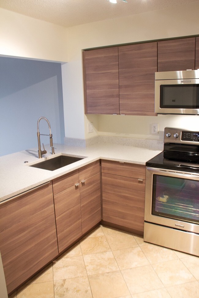 Cocina - 2121 Jamieson Ave