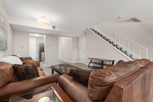 Building Photo - 215 Postoffice St