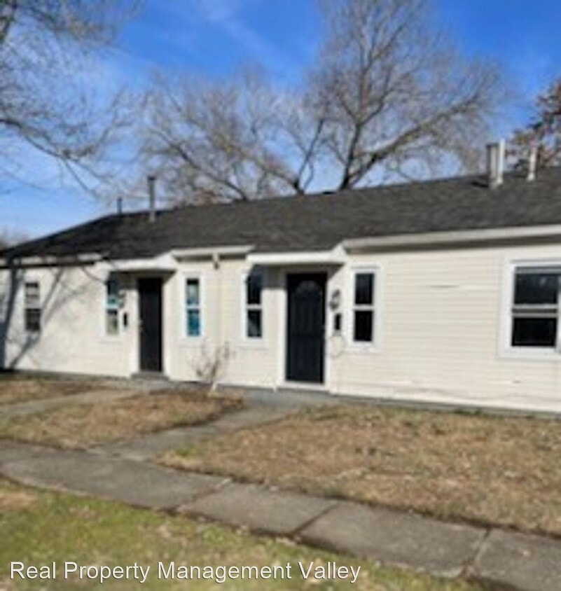 2 br, 1 bath House Newly Renovated Duple... House Rental in Saint