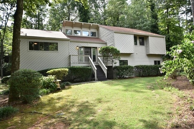 Building Photo - 2571 Rocky Springs Dr NE