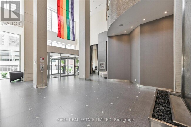 Photo du bâtiment - 500-500 Sherbourne St