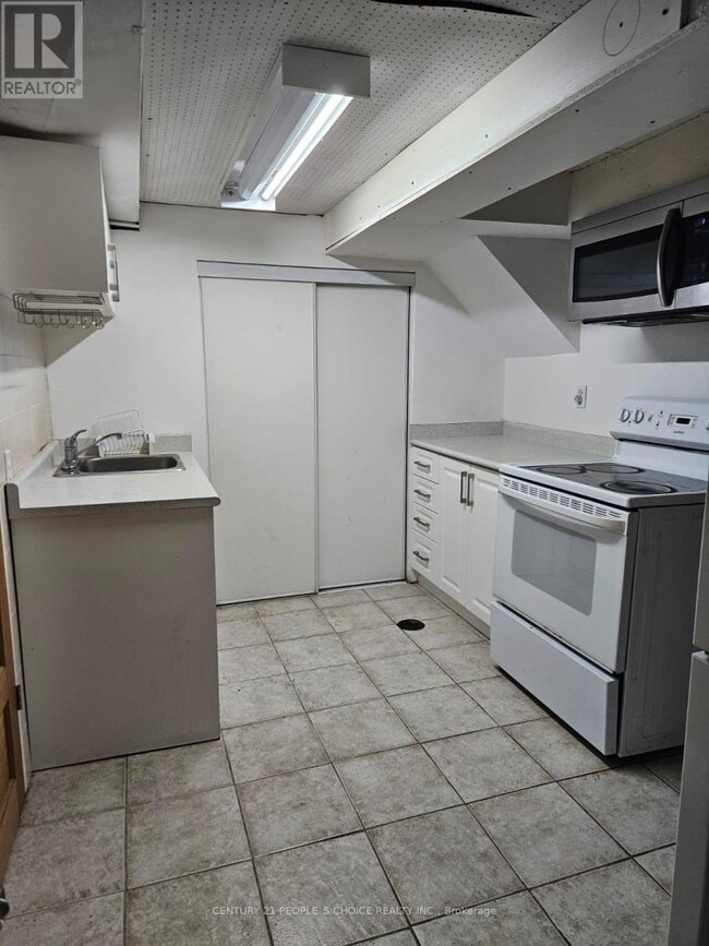 Building Photo - 44 Torrance Rd