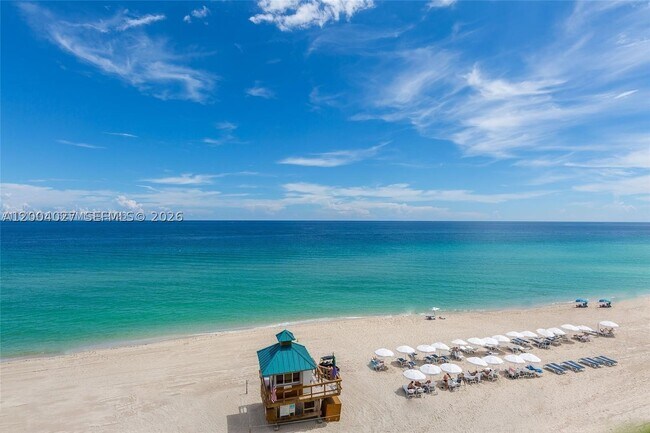 Foto del edificio - 16001 Collins Ave