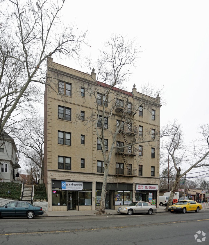 Primary Photo - 203 E 4th St