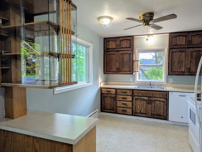 Kitchen - 1010 E 3rd St