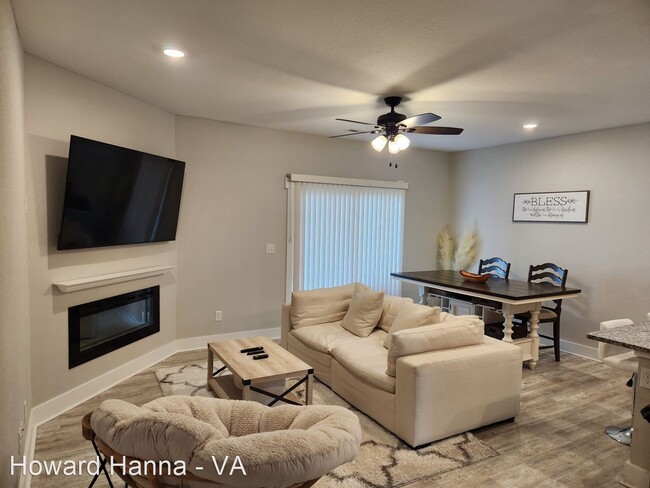Foto del edificio - 3 br, 3 bath House - 1647 Wilroy Road, #104