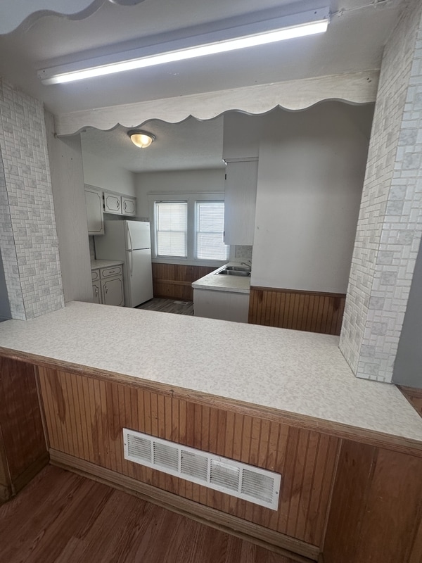 Building Photo - 4385 W 50th St