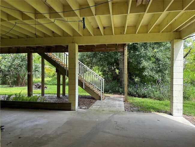 Foto del edificio - 5548 Birdsong Ln