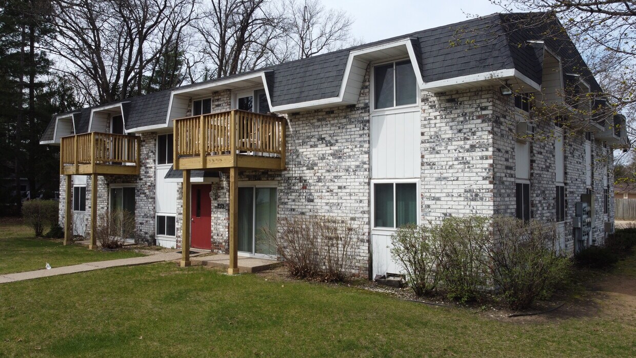 Primary Photo - West Wood Apartments