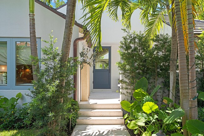 Building Photo - 365 Hibiscus Ave