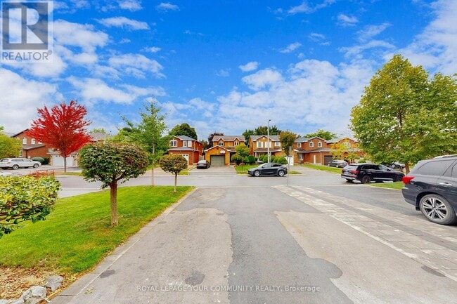 Building Photo - 104 Pentland Crescent