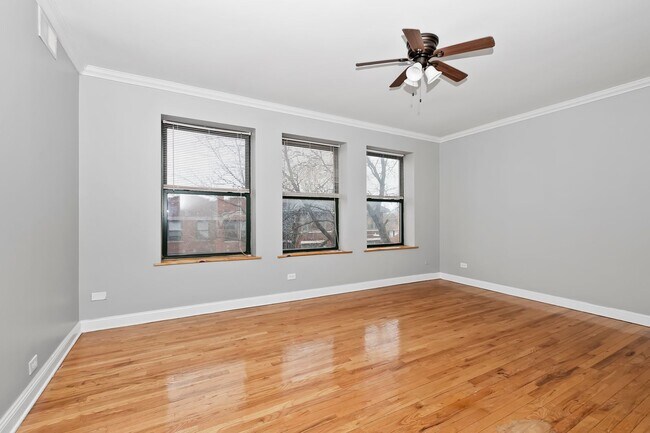Foto del edificio - Spacious 2 Bedroom in South Shore