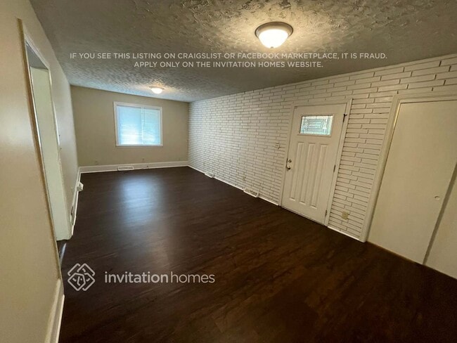 Building Photo - 208 N Milford Dr