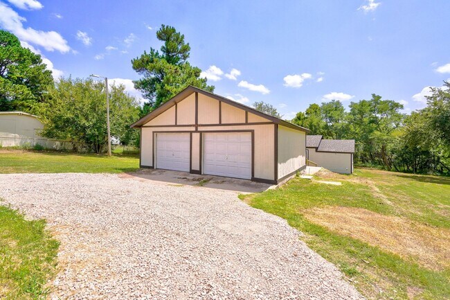 Building Photo - 3 bed 2 bath home in Newalla