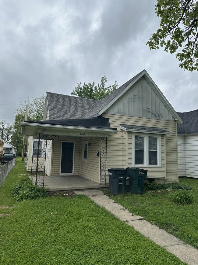Building Photo - 2903 S Elm St
