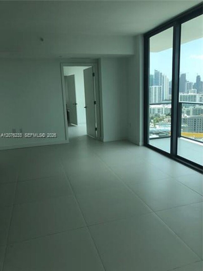 Foto del edificio - 501 NE 31st St