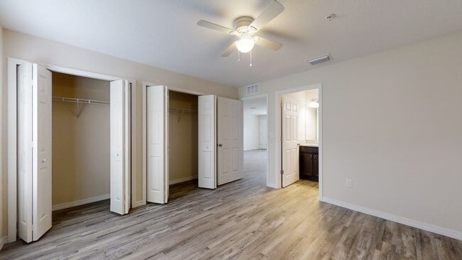 Building Photo - Available Now! Beautiful 2BR/2BA Quad for ...