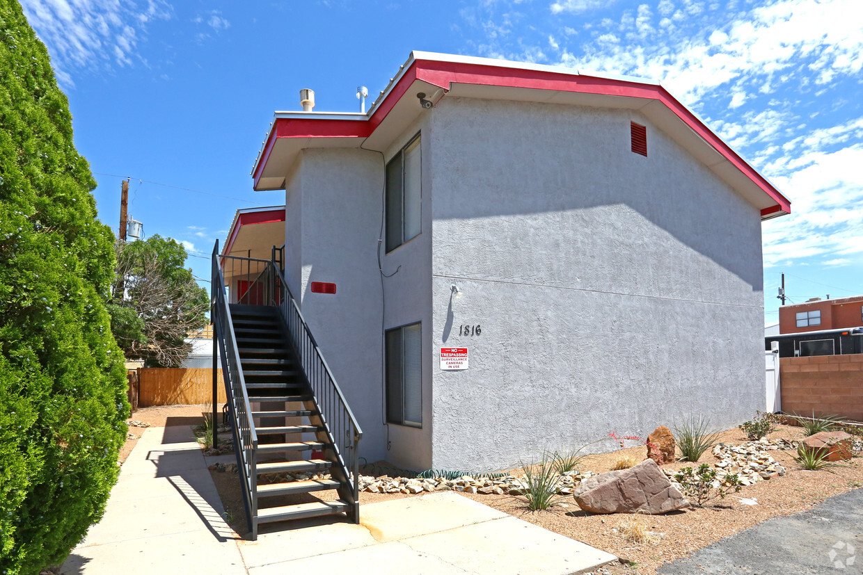 Primary Photo - 1816 Buena Vista Dr SE