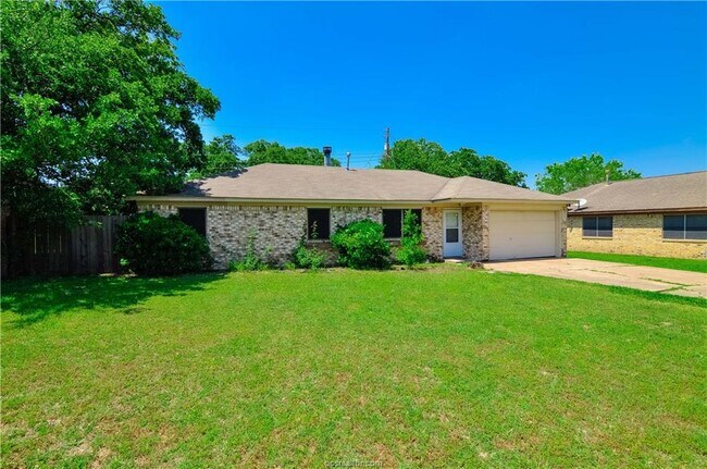 Building Photo - 2711 Allen Forest Dr