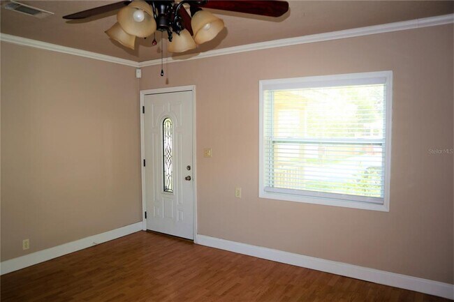 Building Photo - 1219 E Frierson Ave