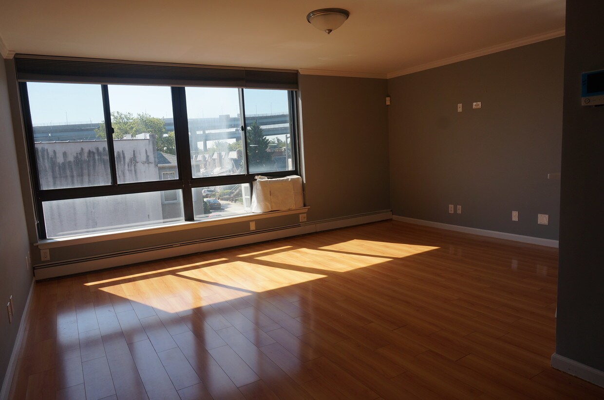 Foto principal - 9921 4th Ave