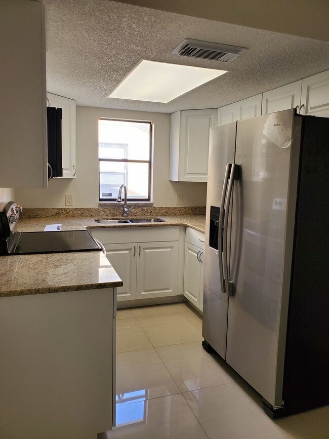 Building Photo - Gorgeous home in Jasmine Trails Port Richey