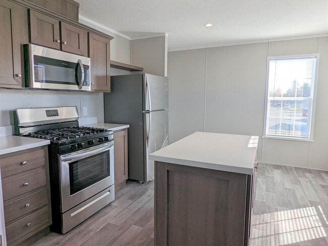 Building Photo - 557 Delaware