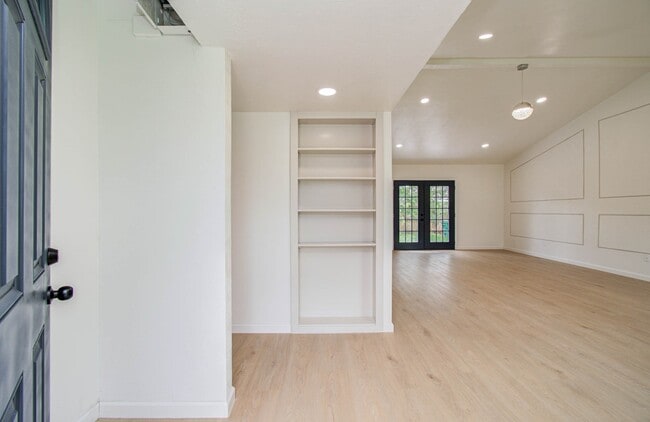 Foto del edificio - 6903 Blue Ridge Dr