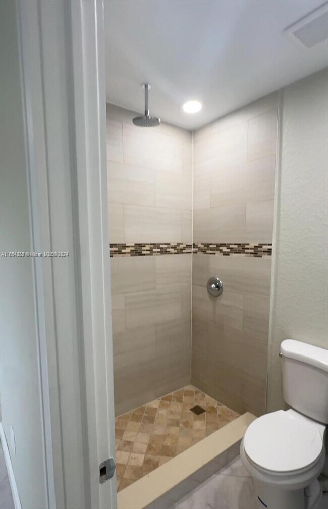 Foto del edificio - 1520 NW 71st St