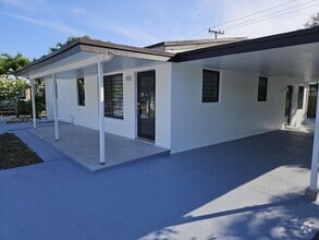 Building Photo - 1440 N 71st Ave