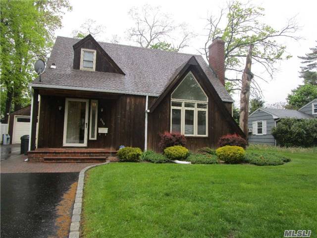 Primary Photo - 2112 Willow St