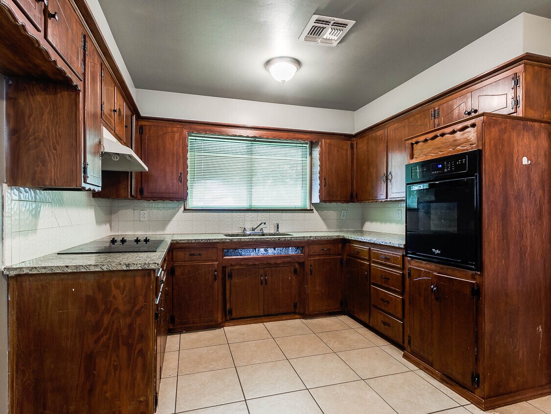 6321 Norman Ave, Warr Acres, OK 73122 House Rental in Warr Acres, OK