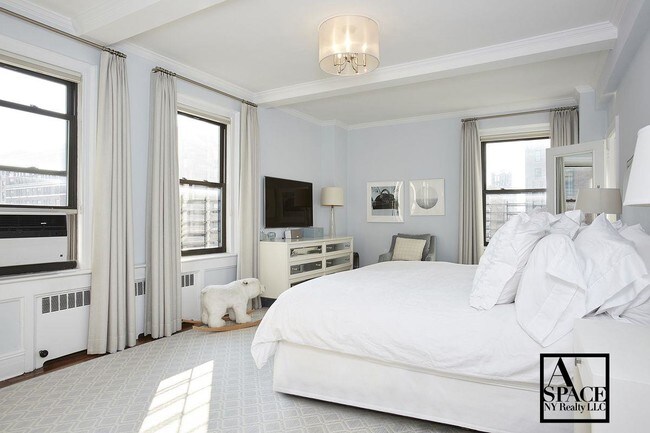 Building Photo - 105 East 88th Street