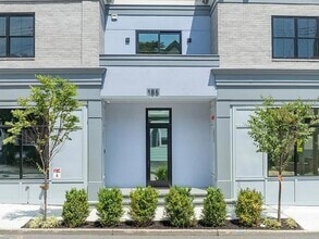 Building Photo - 185-191 Ashford Avenue Unit