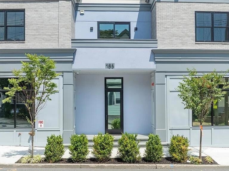 Foto principal - 185-191 Ashford Avenue Unit