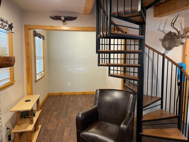Building Photo - Cute and remodeled home on a nice corner lot