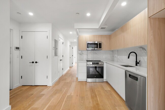 Foto del edificio - 105 Rogers Ave